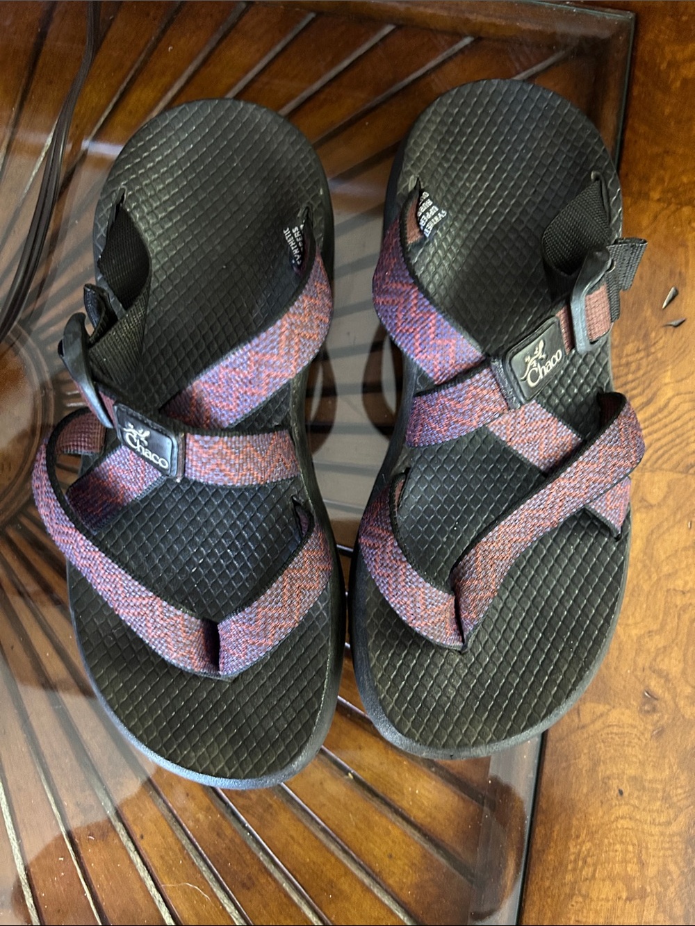 Chaco Kids Sandals in Black with Purple-Red Webbing VGUC